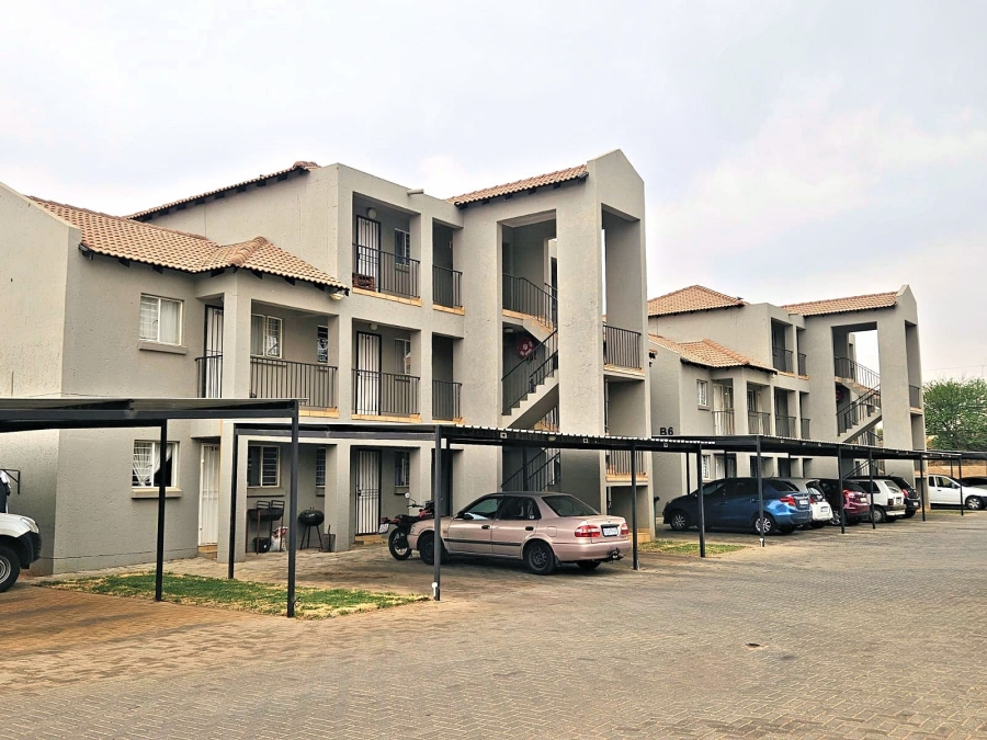 1 Bedroom Property for Sale in Waterberry Estate North West